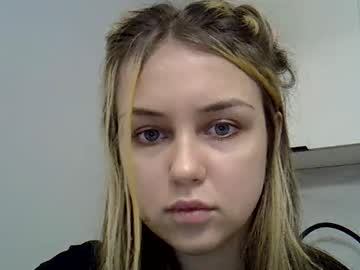 girl
        starshinex cam image #150012