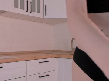 girl
        loribanks cam image #71407