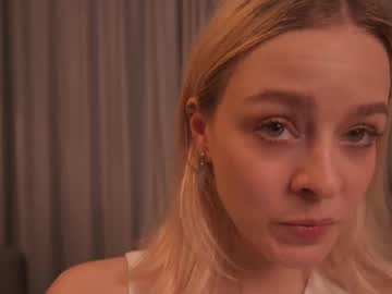 girl
        wanda_woman cam image #205654