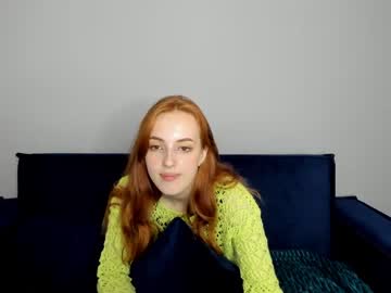girl
        skye_walker cam image #100497