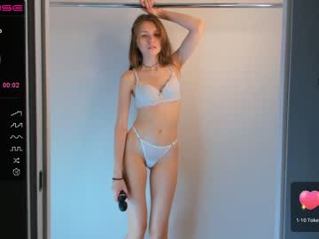 girl
        averiegiles cam image #92345