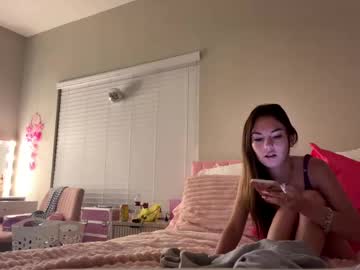 girl
        ohskye cam image #266608