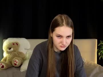 girl
        enchanting_ella cam image #230062