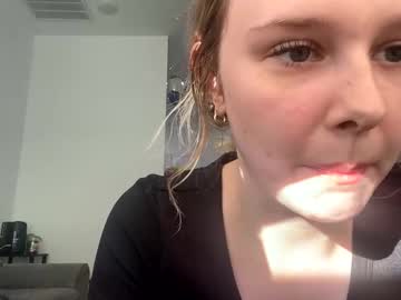 girl
        glitterem006 cam image #197438