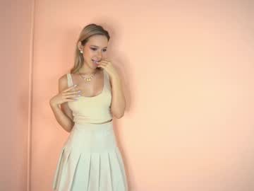 girl
        telladreamer_ cam image #188470