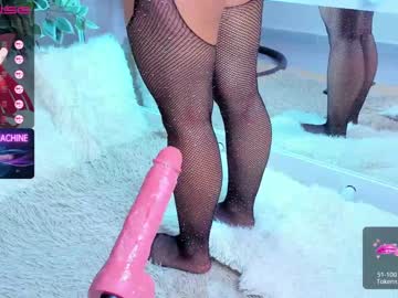 girl
        ivy_li cam image #68897