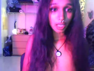 girl Hidden Sex Cam Live Stream with mon3ytr33