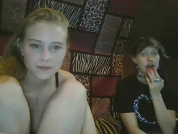 girl
        stonerbabe1313 cam image #220214