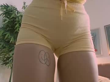 girl
        kristi_ginger cam image #243545