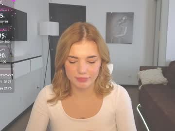 girl
        adri_dream cam image #249815