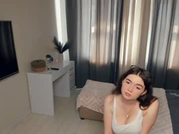 girl
        shadednight cam image #182702