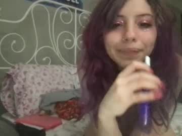 girl
        sadpiscesgirl cam image #241784