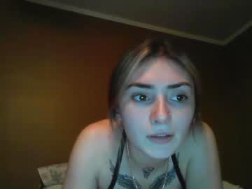 girl
        demiibear cam image #83241