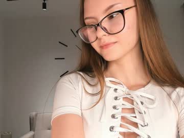 girl
        gemmacockayne cam image #193236