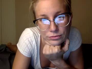 girl
        reginaphalange1379 cam image #109993