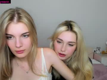couple
        chloejjoness cam image #110552