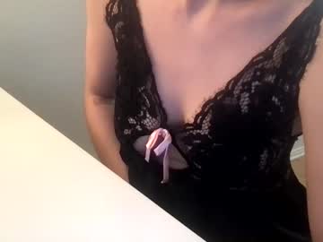 girl
        swoonforme cam image #74821