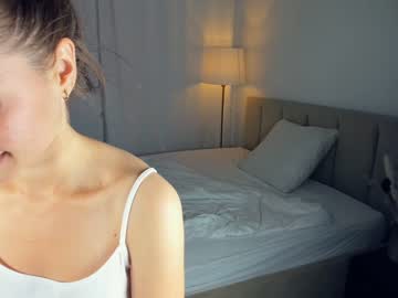 girl
        hoooney_bun cam image #102032