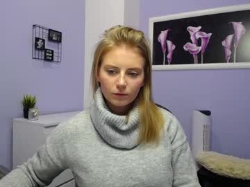 girl
        julie_wayne cam image #41925