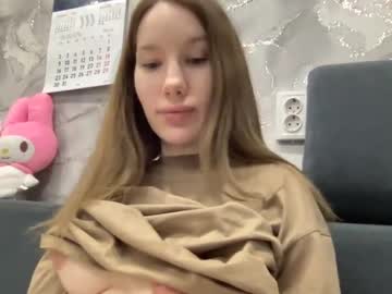 girl
        liissa207673 cam image #68077