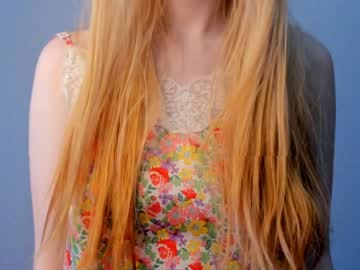 girl
        hwella cam image #78723