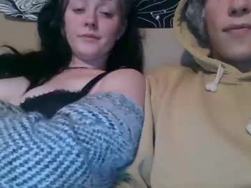 couple
        hot_goth_couple cam image #39212