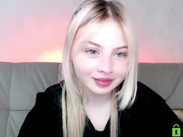 girl
        shy_blondiee cam image #57677