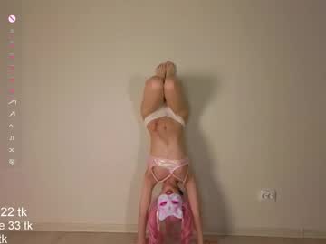 girl
        sisi_pisi_ cam image #256876