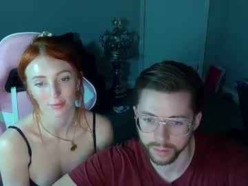 couple
        red_firesquirt cam image #60976