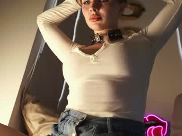 girl
        nirvanaa__ cam image #233418