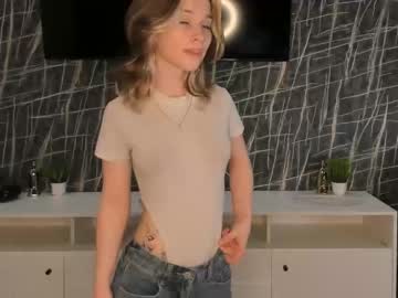 girl
        lynnatlee cam image #159873