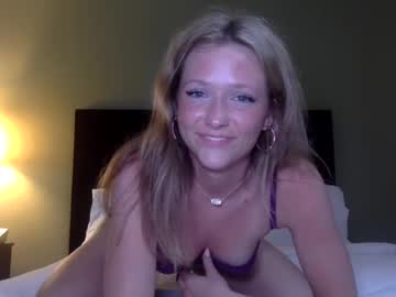 girl
        babyandreaaa cam image #247257