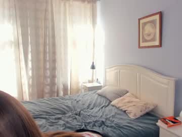 girl
        happiness_call cam image #70175