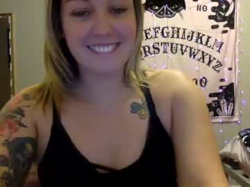 girl
        thicc_tattooed_bitch cam image #31445