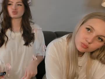 couple
        canyouhandletwo cam image #204383