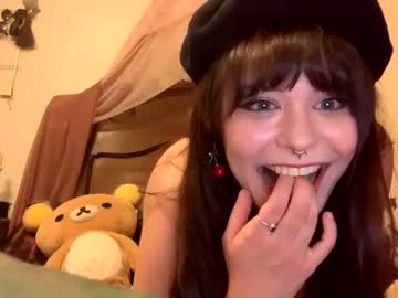 girl
        cherriblossomx cam image #110946