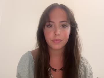 girl
        seraphinagrey cam image #175150