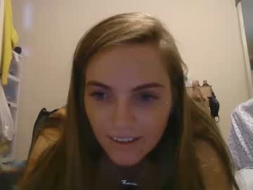 girl
        kkloveee777 cam image #103388