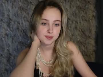 girl
        chloe_whispers cam image #260989