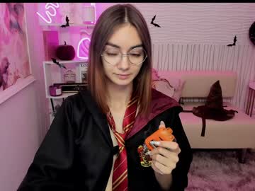girl
        rebecca__gold cam image #211235