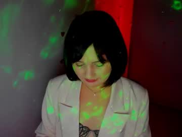 girl
        jennie_berry cam image #179401