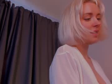 girl
        tessa______ cam image #163988