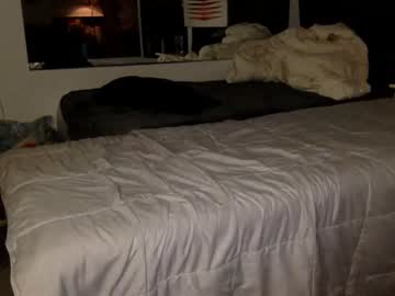 couple
        radioactivepeach cam image #44528
