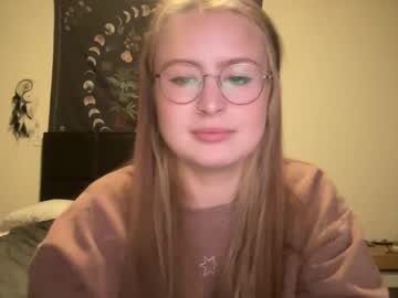 girl
        sarahmartin420 cam image #95738