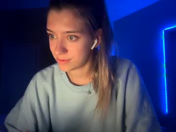 girl
        ameliarustova cam image #86813