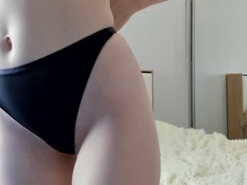 girl
        olivia__evans_ cam image #11480