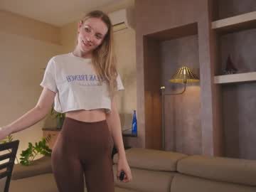 girl
        sunnivaharder cam image #246955