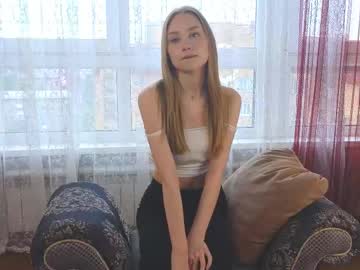 girl
        constancedunnuck cam image #259266