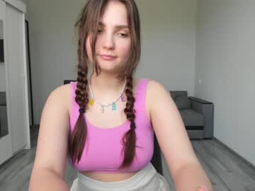 girl
        reilbelll cam image #95253