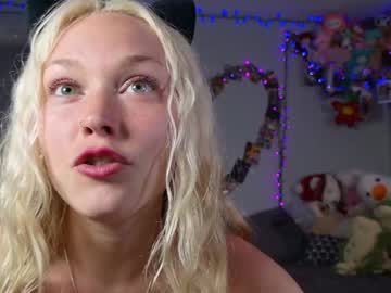girl
        lilfknsquirt cam image #264430